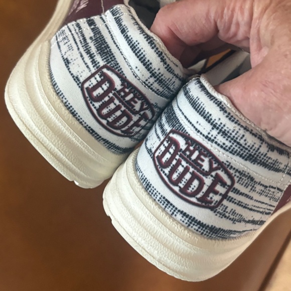 Texas A&M Aggies Hey Dude shoes - SZ 7 - Picture 5 of 7